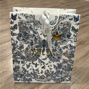 LARGE DIOR BAG | ONLY OPENED ONCE!! 

Ask about the large and small bag bundle!